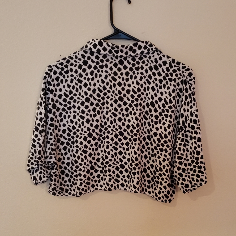 EXCELLENT CONDITION! FOREVER  21 SHORT SLEEVE  TOP - Picture 2 of 4